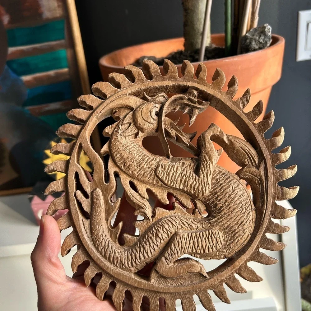 Balinese wood carving of Dragon wall hanging - Picture 8 of 13